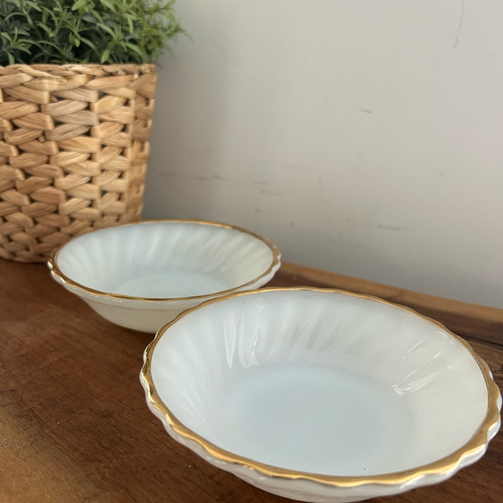 FIRE KING WHITE GLASS SWIRL GOLD TRIM SERVING Small Bowls 4.5” set of 2